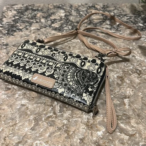 Sakroots Cross Body / wristlet Wallet artsy black cream doodle smartphone pocket - Picture 8 of 17